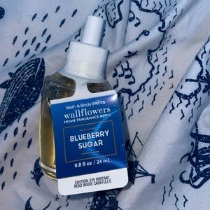 White barn wallflower Blueberry Sugar